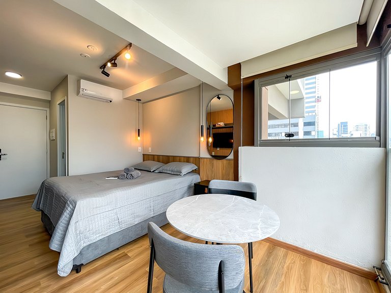 Home office, varanda e piscina na Vila Mariana