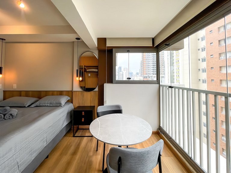 Home office, varanda e piscina na Vila Mariana