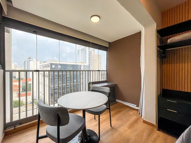 Home office, varanda e piscina na Vila Mariana