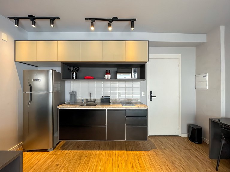 With garage and rooftop, next to Av Paulista!