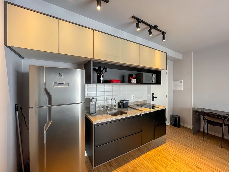 With garage and rooftop, next to Av Paulista!