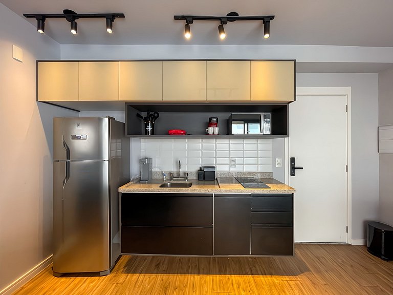 With garage and rooftop, next to Av Paulista!