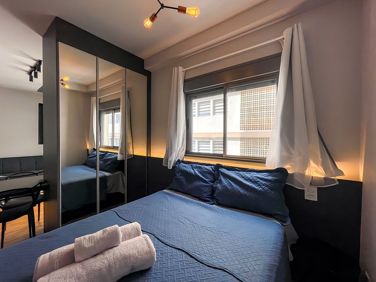 With garage and rooftop, next to Av Paulista!