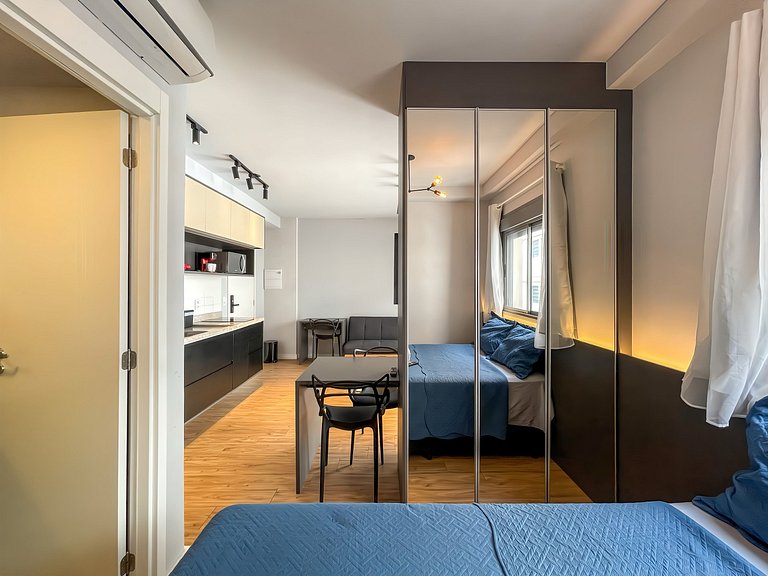 With garage and rooftop, next to Av Paulista!