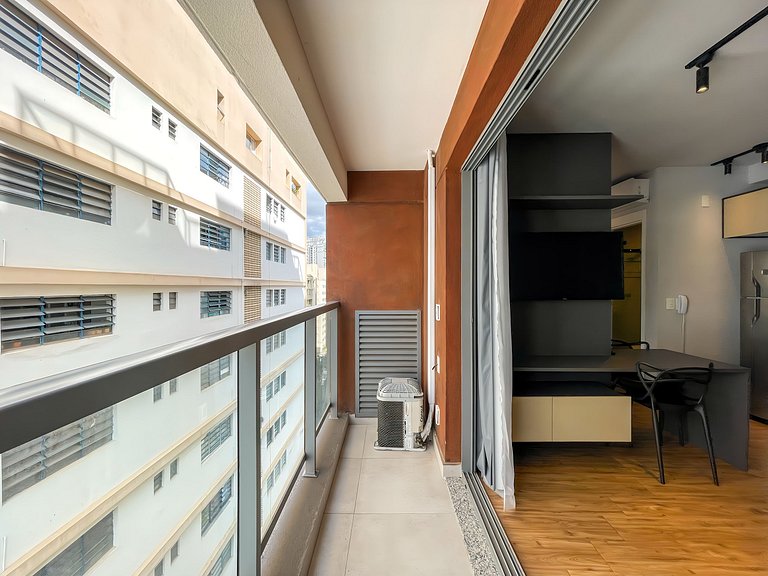 With garage and rooftop, next to Av Paulista!