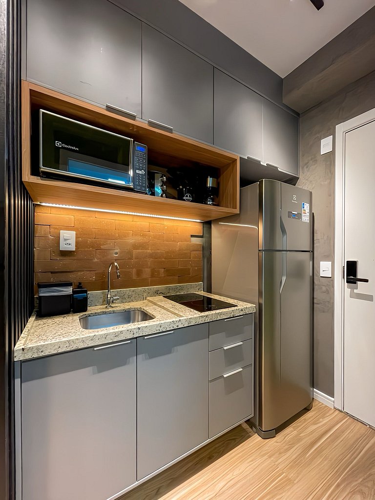 Apartamento NOVO com piscina, metro Higienópolis
