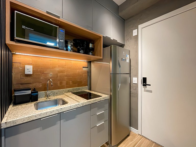 Apartamento NOVO com piscina, metro Higienópolis