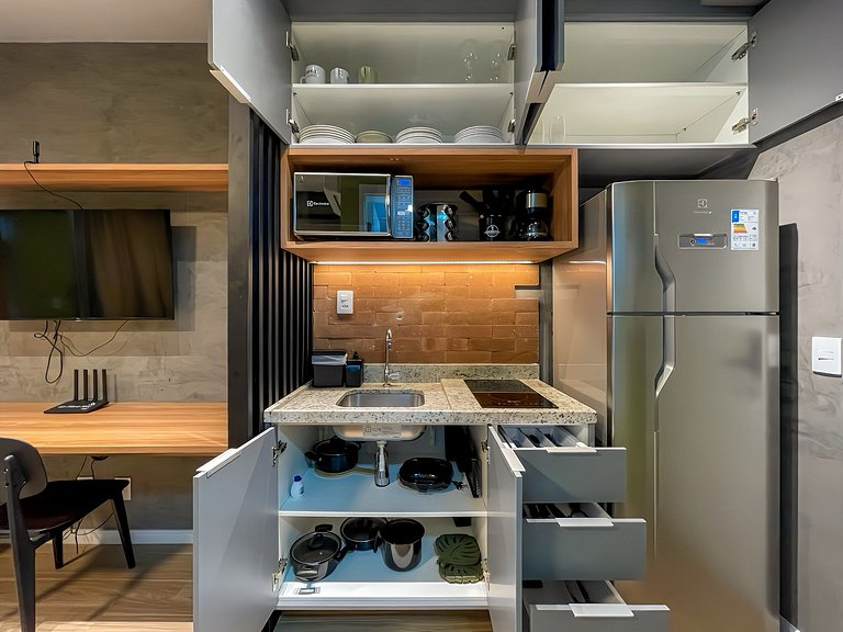 Apartamento NOVO com piscina, metro Higienópolis