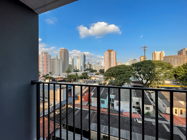 Com Piscina próximo ao metrô Moema