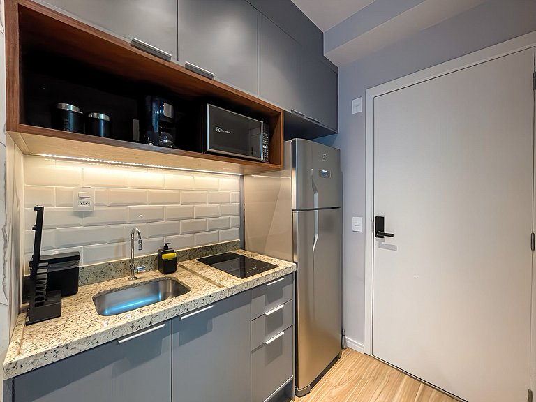 Apartamento NOVO com piscina, metro Higienópolis